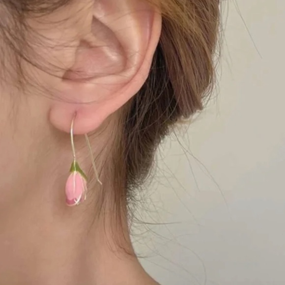 ❤️ FREE Tulip Floral Flower Hipster Hippie Art Chic Glam Girly Modern Earrings - Picture 6 of 6